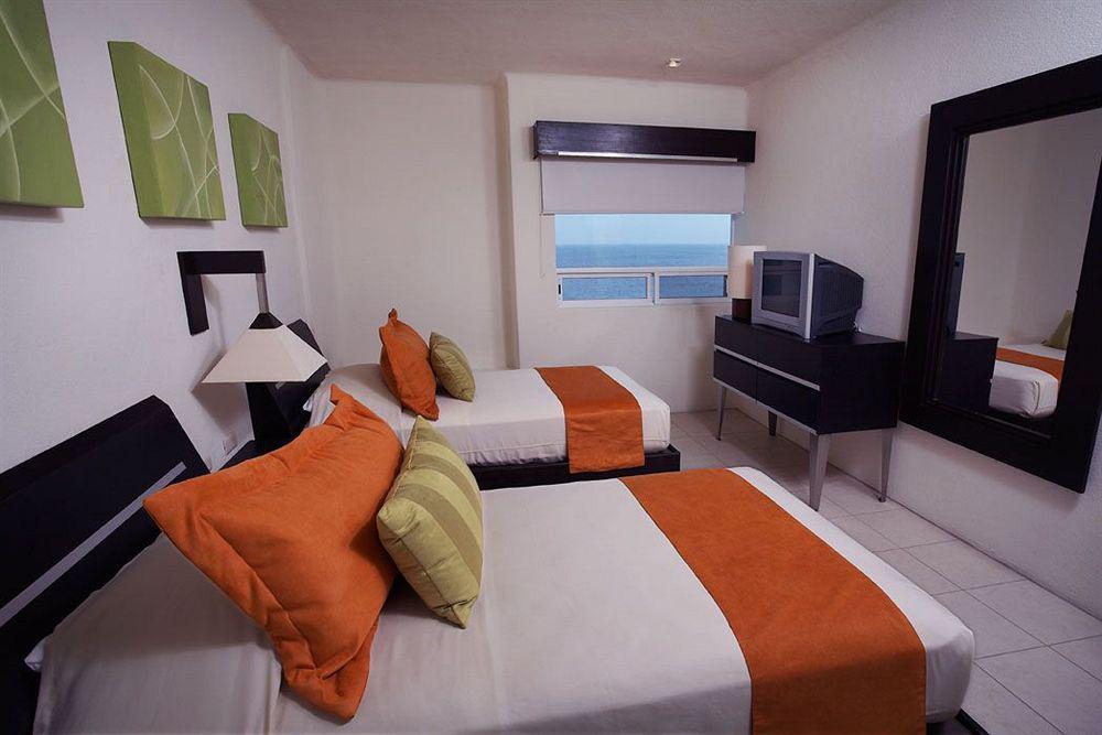 Camino Real Manzanillo Hotel Ruang foto
