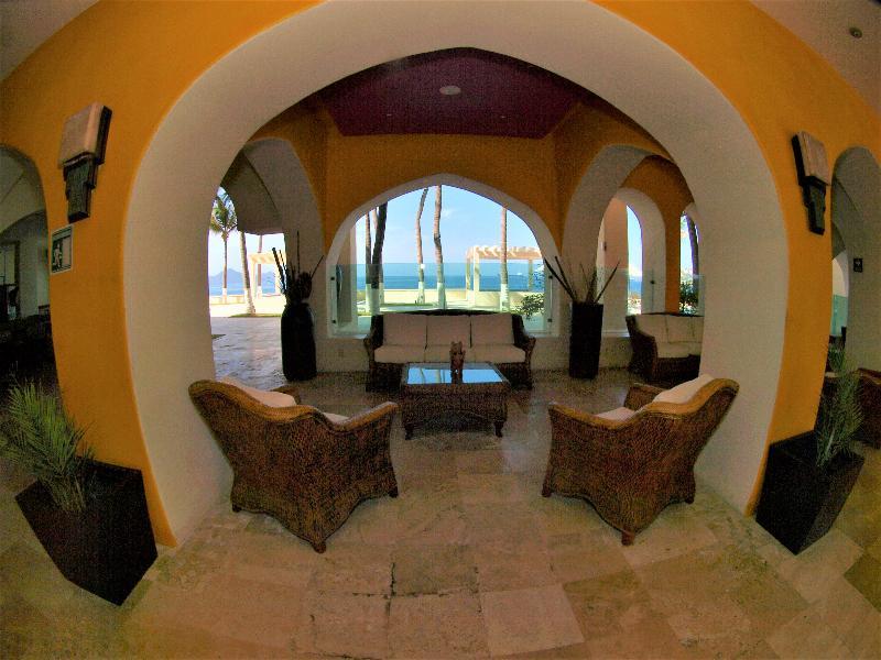 Camino Real Manzanillo Hotel Bagian luar foto