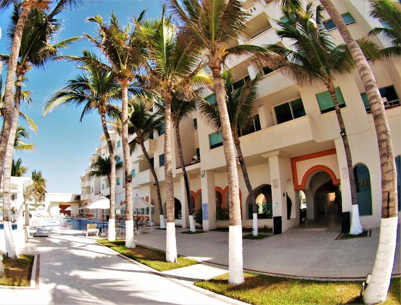 Camino Real Manzanillo Hotel Bagian luar foto